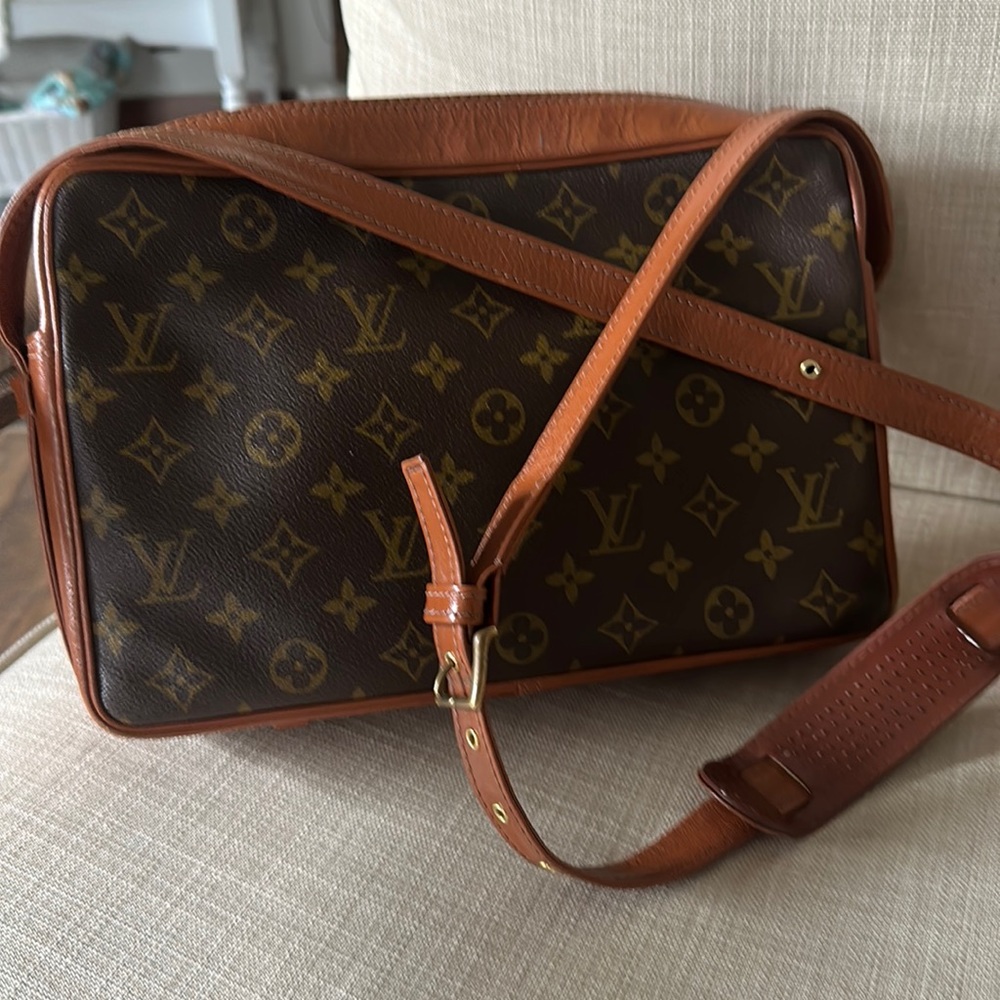 Vintage Louis Vuitton cross body